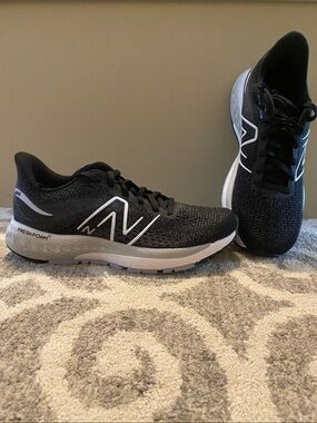 New Balance Black and White 880